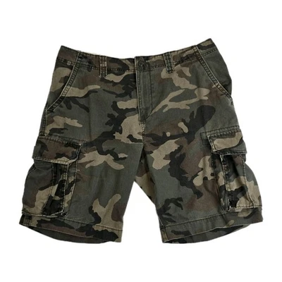 Old Navy Shorts Mens 34 Green Camo Cargo 100% Cotton Utility Pockets Casual 2011 - Image 1 of 4