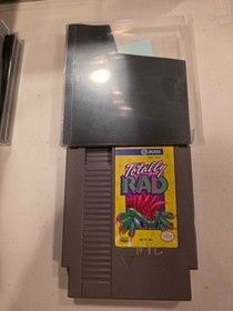 Totally Rad (NES) + Funda Antipolvo + Funda Exterior Protectora
