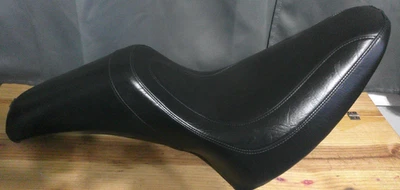 Asiento Fastback Mustang para Harley-Davidson Softail 2000-2006 neumático trasero estándar Foto 1 de 4