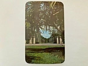 Postcard UNPOSTED Famous Entrance To Hialeah Race Course Miami Florida - Picture 1 of 2