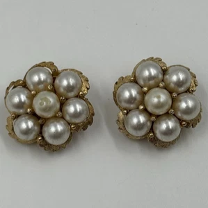 Vintage Faux Pearl Gold Tone Clip On Earrings - Picture 1 of 9