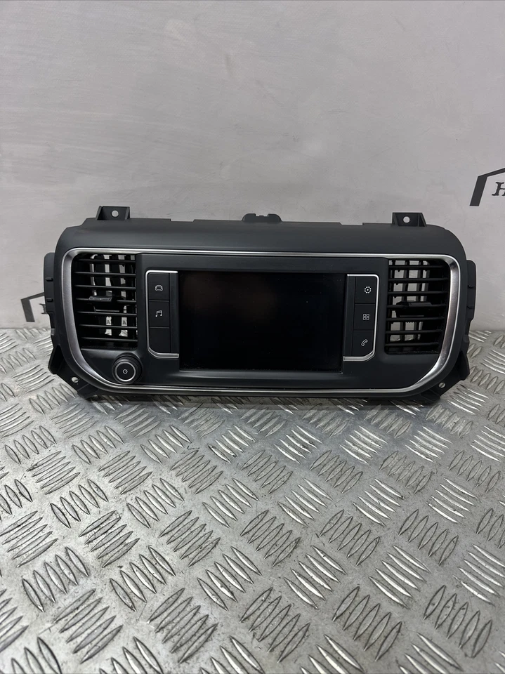 GENUINE VAUXHALL VIVARO MK3 2019 RADIO AND NAVIGATION DISPLAY 9831665880 - Image 1 of 4