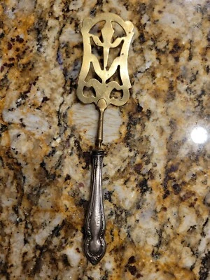 Servidor/espátula plana de latón de plata esterlina Art Nouveau euro antiguo estampado 800 Foto 1 de 4