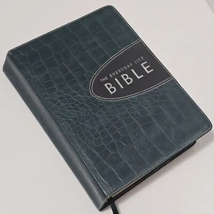 The Everyday Life Bible Green Faux Leather Commentary with Highlights Notes READ - Picture 1 of 24