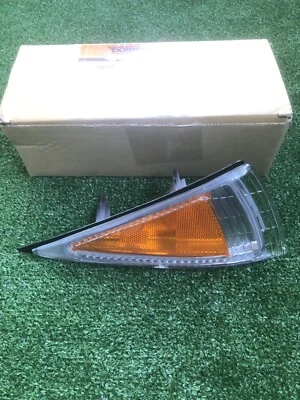 Conjunto de luz indicadora lateral direita Dorman para 1995-1999 Chevrolet Cavalier 1650059 - Imagem 1 de 4