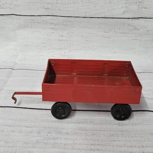 Vtg Ertl 1/32 scale IH red ribbed sided trailer black rims & tires pressed steel - Picture 1 of 7