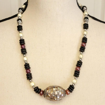 Collar De Colección Años 80 Mosaico Concha Declaración Madreperla Cuentas Elástico Étnico Foto 1 de 4