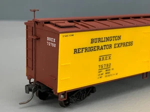 HO Accurail 40’ Wood Reefer Burlington #75792 RTR HO4388 - Picture 1 of 7