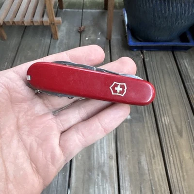 NAVAJA SUIZA VICTORINOX OFICIAL SUISSE 8 FUNCIONES de colección con 1 inserto Foto 1 de 4