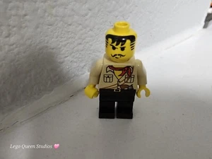 Lego Adv010 Johnny Thunder (Desert) Minifigure - Picture 1 of 3