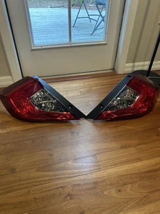 Luces traseras de fábrica OEM para Honda Civic 10ª generación sedán montaje izquierda y derecha - Imagen 1 de 7