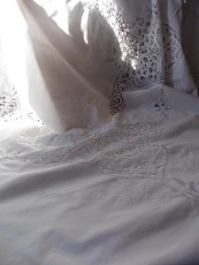 ANCIENNE NAPPE COTON BLANC DENTELLE BRODERIES MAIN 180 X 240 CM - Picture 1 of 11