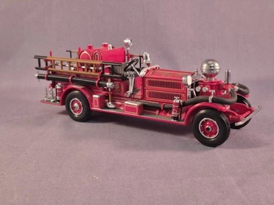 Matchbox Models of Yesteryear 1927 Ahrens-Fox N-S-4 Lockland Fire Engine YSFE04 - Image 1 of 4