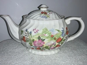 Royal Park Floral &berry w/ Gold Color Accents Teapot Staffordshire England - Picture 1 of 9