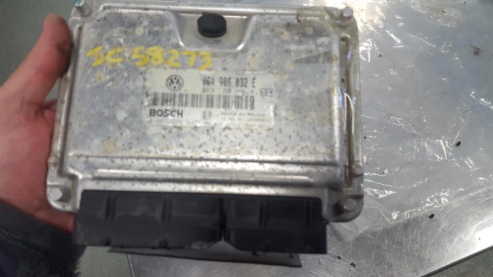 Módulo de control electrónico VOLKSWAGEN BEETLE Engine Brain Box; 1,8 L (turbo), MT Foto 1 de 1