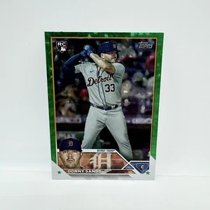 Tarjeta de novato 2023 Topps Serie 2 Donny Sands lámina verde RC #416 numerada 212/499 - Imagen 1 de 3