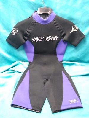 Traje de neopreno Heat Wave Spring Shorty 7/8 negro púrpura para mujer en muy buen estado y guantes a juego Foto 1 de 4