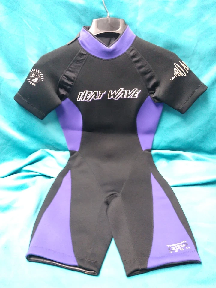 Traje de neopreno Heat Wave Spring Shorty 7/8 negro púrpura para mujer en muy buen estado y guantes a juego Foto 1 de 4