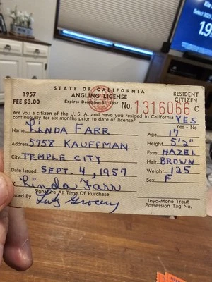 Pesca con licencia de pesca California 1957 vintage (D6) Foto 1 de 4