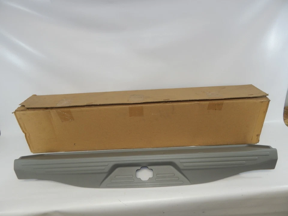 New OEM 2005-2007 Ford Freestar Rear Bumper Top Light Grat Scuff Plate Trim - Image 1 of 1