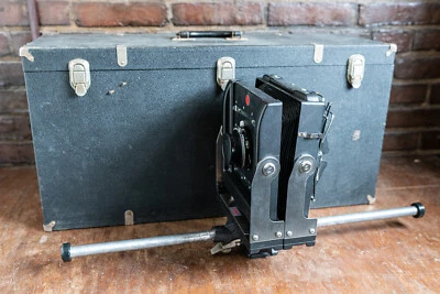 Calumet 4x5 Monorail View Camera - Black w/ 210mm f6.1 Copal No. 1 Lens + Extras - Image 1 of 4