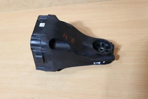 MERCEDES W205 C200 PETROL ENGINE MOUNTING BRACKET RIGHT SIDE A2642200300 - Picture 1 of 6