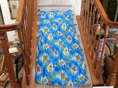 Rima 热带岛屿海滩包裹皇家蓝色棕榈树红色木槿遮盖纱笼 — 第 1/4 张图片