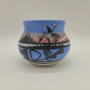 Vintage Native American Pottery Small Vase Signed by Artist - Picture 1 of 10