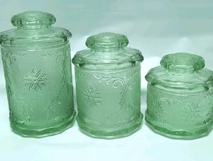 Tres botes de vidrio Tiara Chantilly verde - Imagen 1 de 8