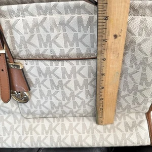 MK Michael Kors Jet Set Large Signature Tote Handbag Purse Vanilla White - Picture 1 of 21