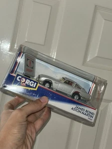1992 Corgi 94060 (261) James Bond 007 Silver Aston Martin DB5 1:36 with Bandit - Picture 1 of 13