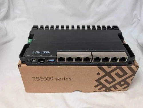 MikroTik RB5009UPr+S+IN 1.4GHz 1GB 1x2.5Gb 7xGb 1xSFP+ 8xPoE in/out Foto 1 de 1