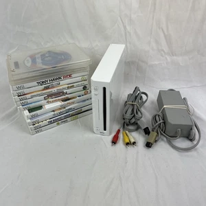 Nice Nintendo Wii Console RVL-001 Bundle w/ 11 Games, Power/AV Cables NO SENSOR - Picture 1 of 16