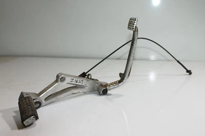 Honda Nighthawk 550 CB550SC 1983 pedal de freno trasero/montaje de clavija Foto 1 de 4