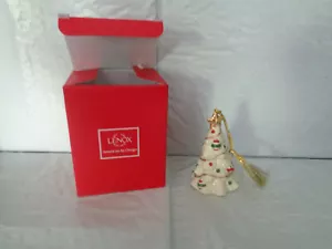 Lenox - Very Merry - Holiday Christmas Tree - Porcelain Ornament - New - Picture 1 of 3