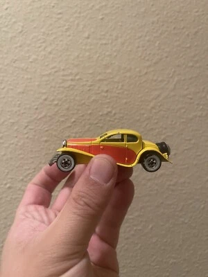 Bugatti 1980 Hot Wheels 37 amarillo y rojo de colección Foto 1 de 4