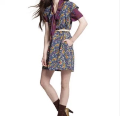 Платье Tucker For Target с коротким рукавом с цветочным рисунком темно-синее размер средний - Изображение 1 из 4