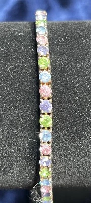 Delicate Vintage Rainbow Rhinestone Tennis Bracelet violet, green, blue and pink — 第 1/4 张图片