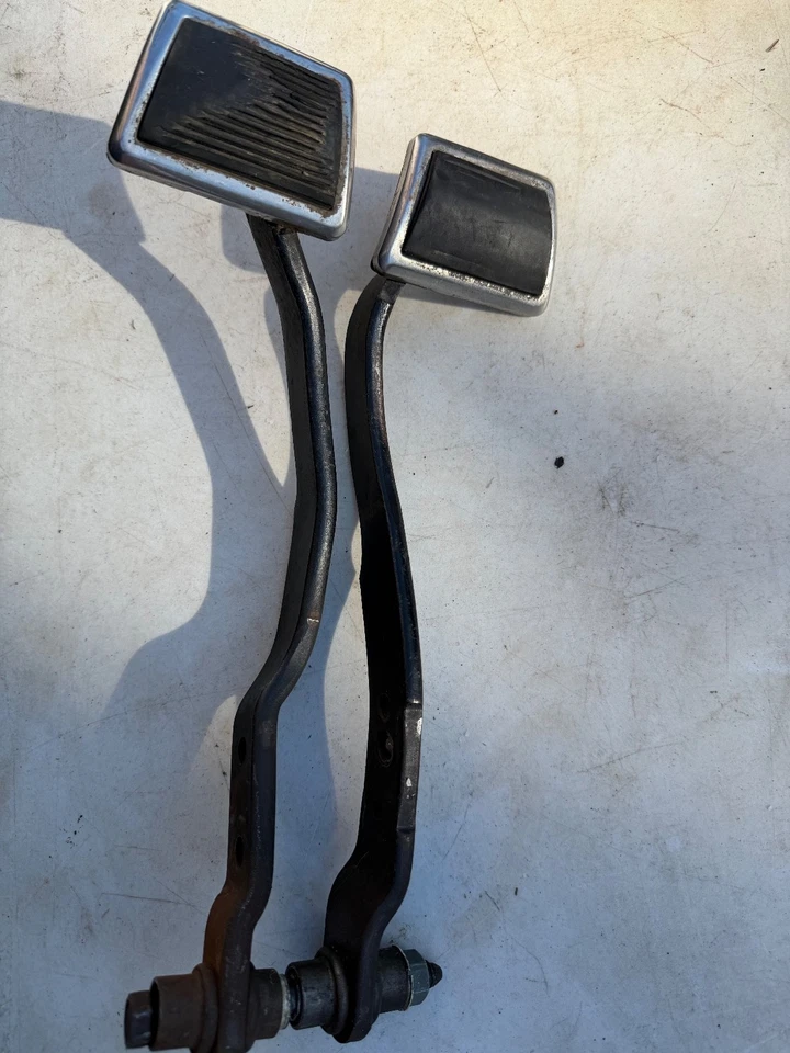 Juego de pedales de embrague manual de freno Chevrolet Nova 1969-1972 OEM GM 1970 1971 SS 69 70 Foto 1 de 4
