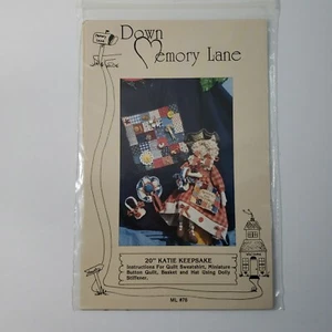 Down Memory Lane Handwerk Nähen ungeschnittenes Muster 20" Katie Andenken Puppe Patch Quilt - Bild 1 von 3