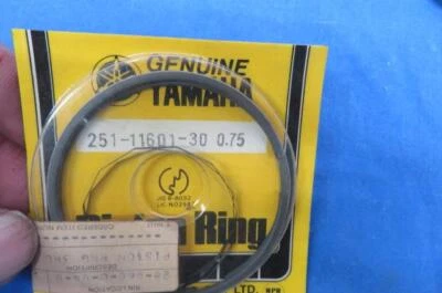 NOS Yamaha # 251-11601-30-00 JUEGO DE ANILLOS DE PISTÓN 3er sistema operativo, CT1 ATM1 AT1 AT1 MX Y1600 Foto 1 de 3