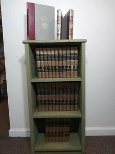 Funk & Wagnalls New Encyclopedias 1980's? Set Of 29 Volumes Plus Bonus - Picture 1 of 12