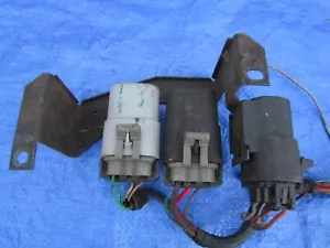 1990-1992 Camaro 2.8L V6 firewall relays and wiring connectors OEM bin b1 - Picture 1 of 5