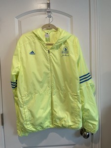 Chaquetas amarillas para mujer | adidas ES
