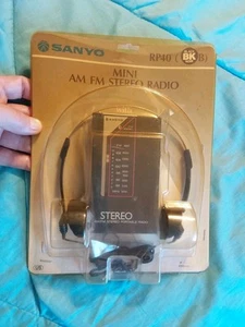 New Vintage Sanyo Portable AM/FM Radio RP-40 Walkman Rare - Picture 1 of 7