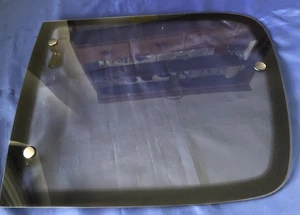 PEUGEOT 205 1.6 / 1.9 GTI DRIVERS SIDE REAR WINDOW GLASS & FIXINGS - NO SEAL - Picture 1 of 6