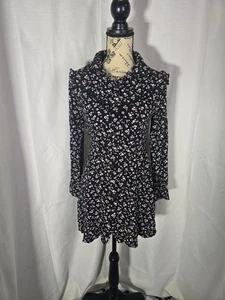 Mini vestido floral negro Wild Fable con botones para mujer talla pequeña - Imagen 1 de 8