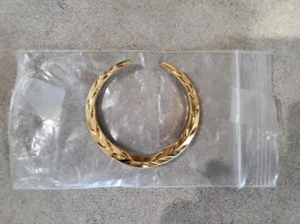 2005-2011 Cadillac STS 2 1/2" Gold 3rd Brake Light Wreath GOLD NEW OLD STOCK - Picture 1 of 5