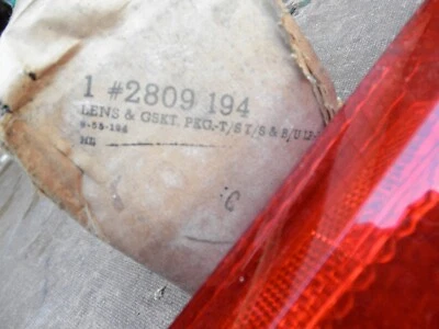 Lente de luz trasera Chrysler Newport 1968 Foto 1 de 3