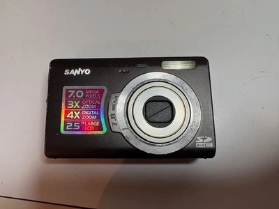 Sanyo VPC-T700 7.0MP Digital Camera Only - Image 1 of 4
